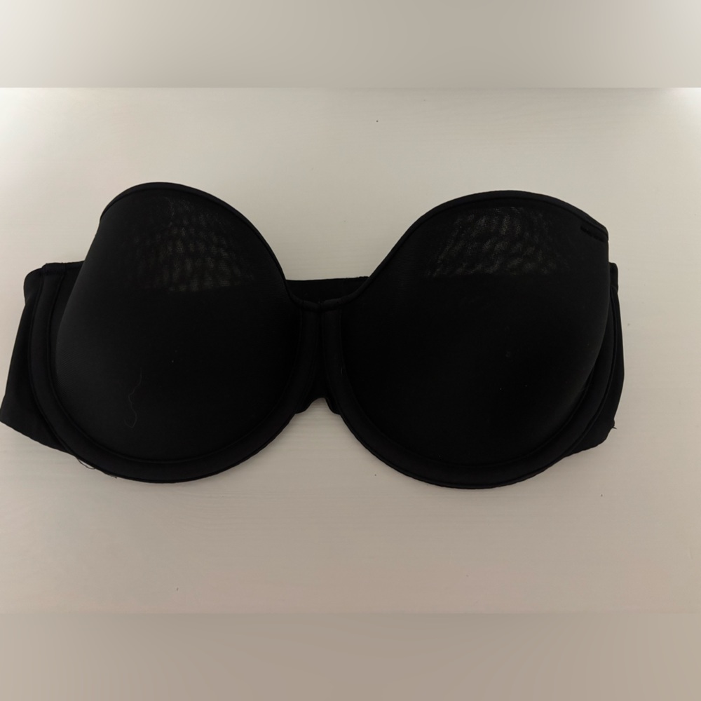 SKIMS Weightless Strapless bra 34B in Onyx